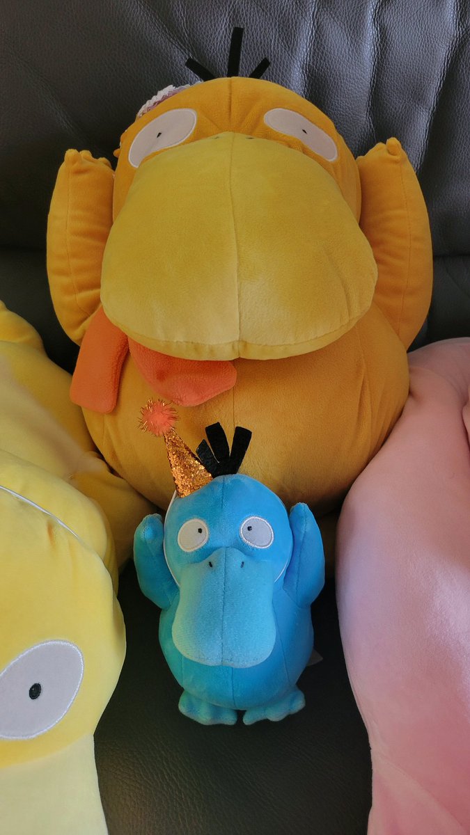 mivvylol's tweet photo. 💛🧡🩵💙✨️

#コダック #ポケモン #kodakku #koduck
#誕生日 #誕生日パーティー #shiny
#色違い #光る #異色 #色違 #閃光 https://t.co/5Rk9sZsLSG