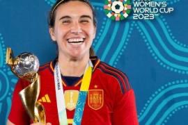 tolo_verd's tweet photo. Qui hagués dit quan amb 14 anys vares arribar al nostre club @udcolleoficial , en 15 vares debutar a 1ª i en poc mes  de 13 anys ets la millor dins i for dels camps. 4 lligas campions Camipon del Món Lliga de Nacions a demà de Lligas Copas de la Reina i Supercopa d’Espanya https://t.co/HZGwQzabQI