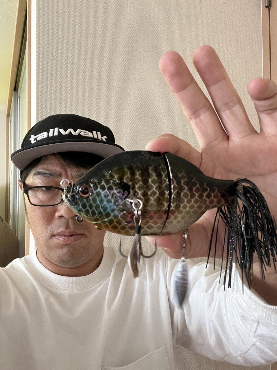 ebinakarakitem1's tweet image. ぐへへ

これ本当に凄いぜ！

ゆっくりデットスローで巻いててもひったくるように食いついてくる。

投げてほっとくだけでバスが食いついてくることもある。

さすが師匠だぜ！

バス待ってろよ！

ぐへへ

バス待ってろよ！って公通機関の話みたい。

#中村宗彦
#ナカチャギルII
#tailwalk
#PRを含む