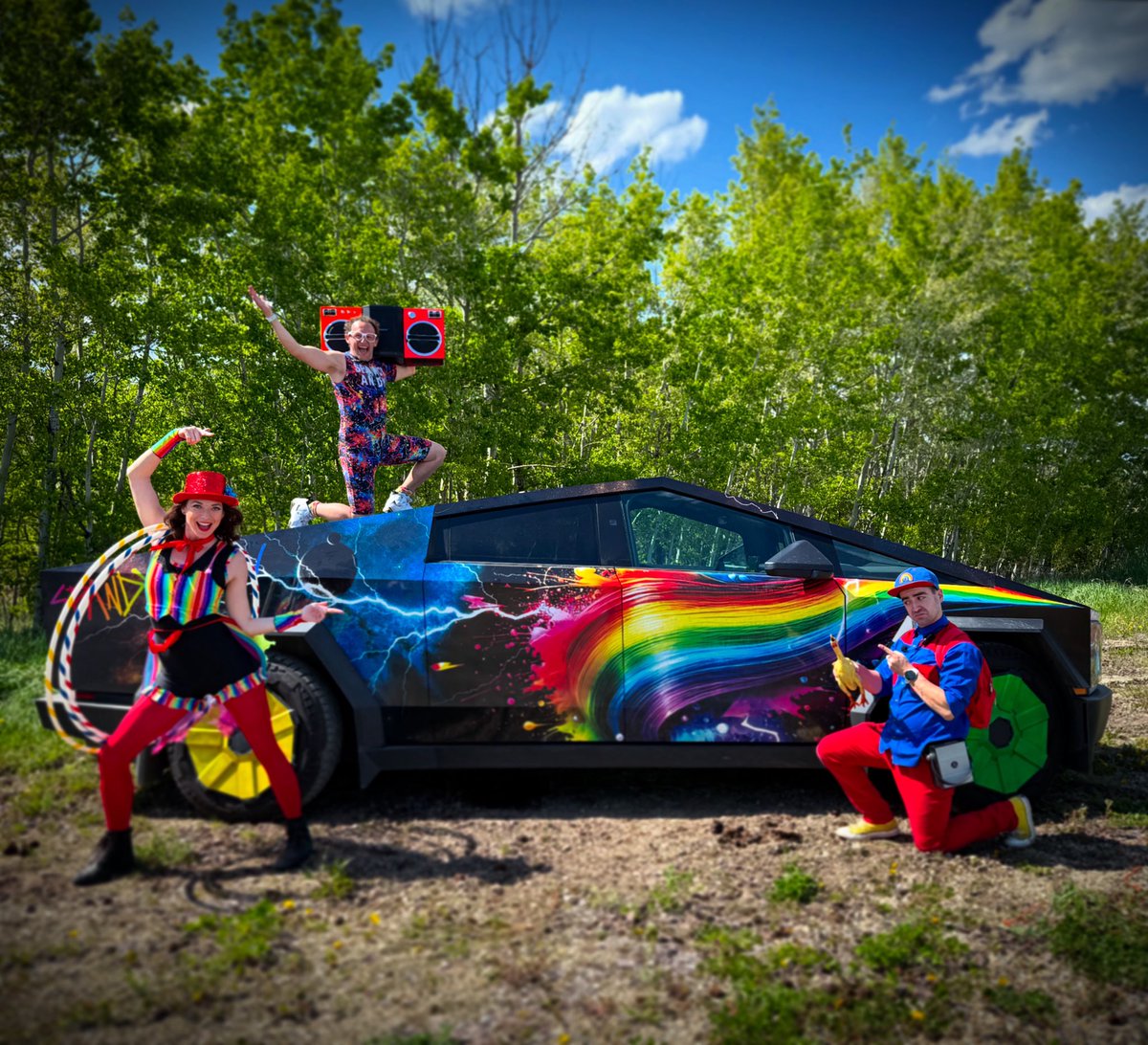 Spandy Andy (@spandyandy) on Twitter photo Colourful crew, gig complete, vibes unmatched πβ‘οΈπ #PartyProfessionals #JoySquad #MissionAccomplished <a href="/cybertruck/">Cybertruck</a> Colourful crew, gig complete, vibes unmatched πβ‘οΈπ #PartyProfessionals #JoySquad #MissionAccomplished <a href="/cybertruck/">Cybertruck</a>
