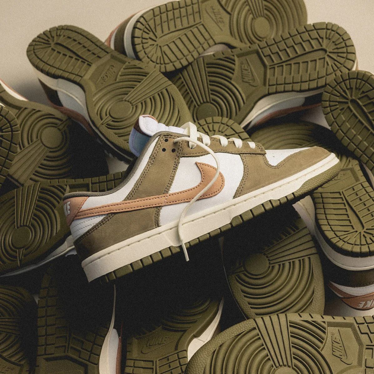 Nike Dunk Low Premium "Medium Olive" on sale for $67.50 in cart 🫒

jfk.link/43M9k1y