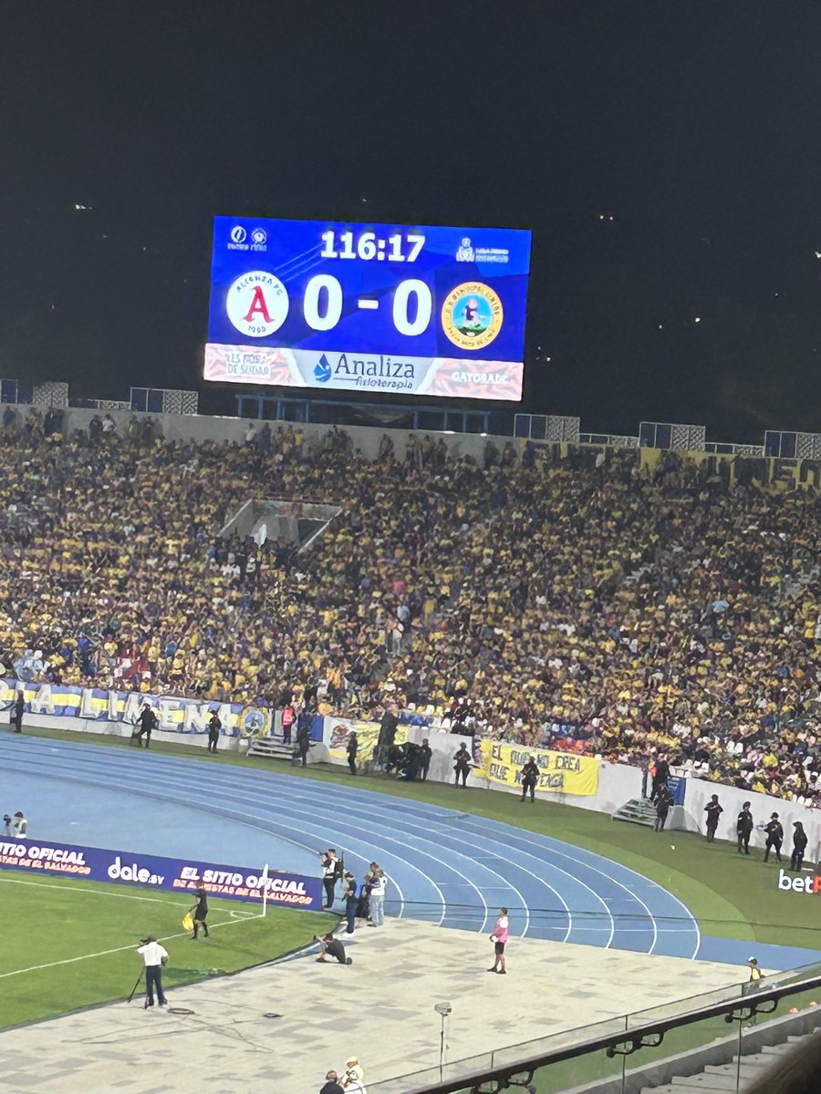 LPiri's tweet photo. Alianza vs Barton https://t.co/v6HUcojnf5