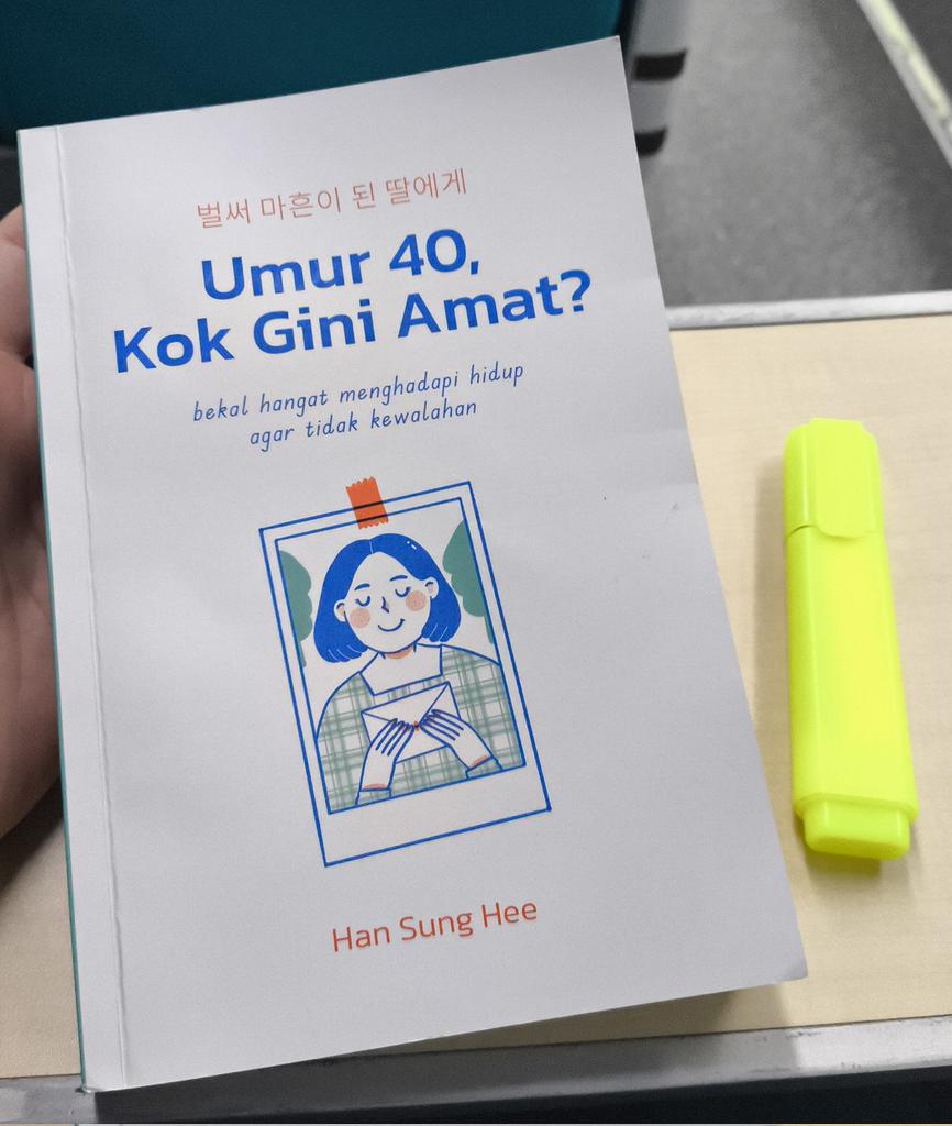 Saat masih kecil, kita menantikan menjadi dewasa. Orang dewasa terlihat bisa melakukan apa pun yang mereka inginkan tanpa ada campur tangan siapapun.

Bener gak? 
Apa jangan-jangan tumbuh dewasa itu jebakan?

Buku ini bagus. 
Tapi, ada sesuatu yang salah dengan buku ini.