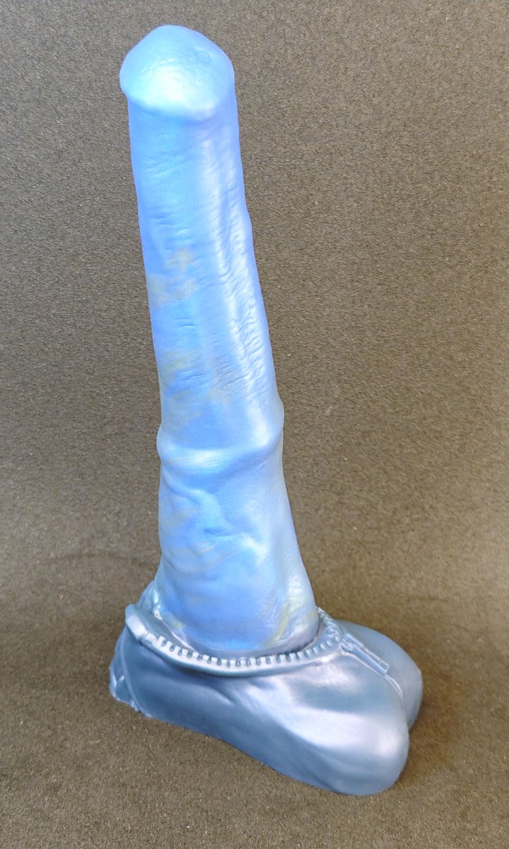 This large Maverick poured in blue hues features a hard core and super soft exterior - the feeling is, unfortunately, absolutely indescribable. It just feels... right!

Feel one for yourself here: Akifutoys.com/home.php?page=…