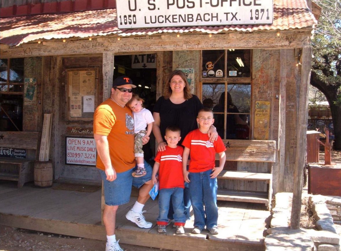 Craig Fant (@craigfant66) on Twitter photo CCF / Bordertown Exiles, <a href="/HaydonWig/">Haydon Wiginton 🌵</a>, Randy Rogers... reliving some great memories under the oaks in Luckenbach. Texas Culture at its best! CCF / Bordertown Exiles, <a href="/HaydonWig/">Haydon Wiginton 🌵</a>, Randy Rogers... reliving some great memories under the oaks in Luckenbach. Texas Culture at its best!