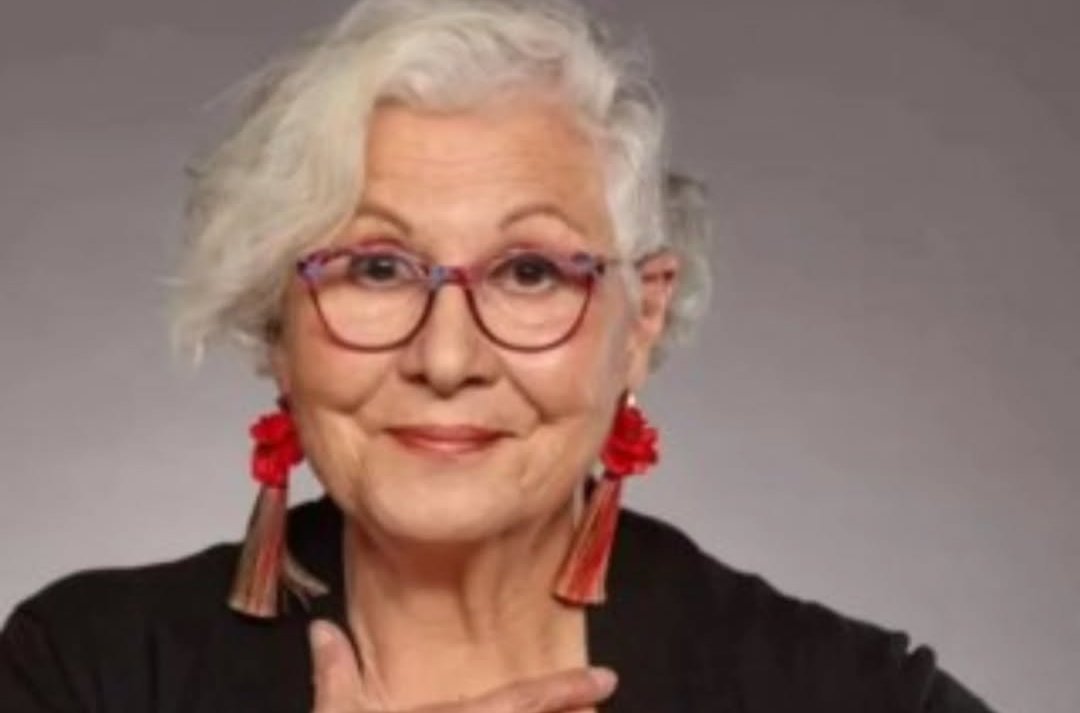 Qué triste noticia. Muy triste.
Generosa, amable, cariñosa. Siempre con un buen consejo.
Una energía y simpatía desbordante. La "Tía Tere" que donde llegaba, se robaba la atención con su alegría y buena onda. Eso único en ella y que tanto extrañaremos.

Hasta siempre Teresita 😔