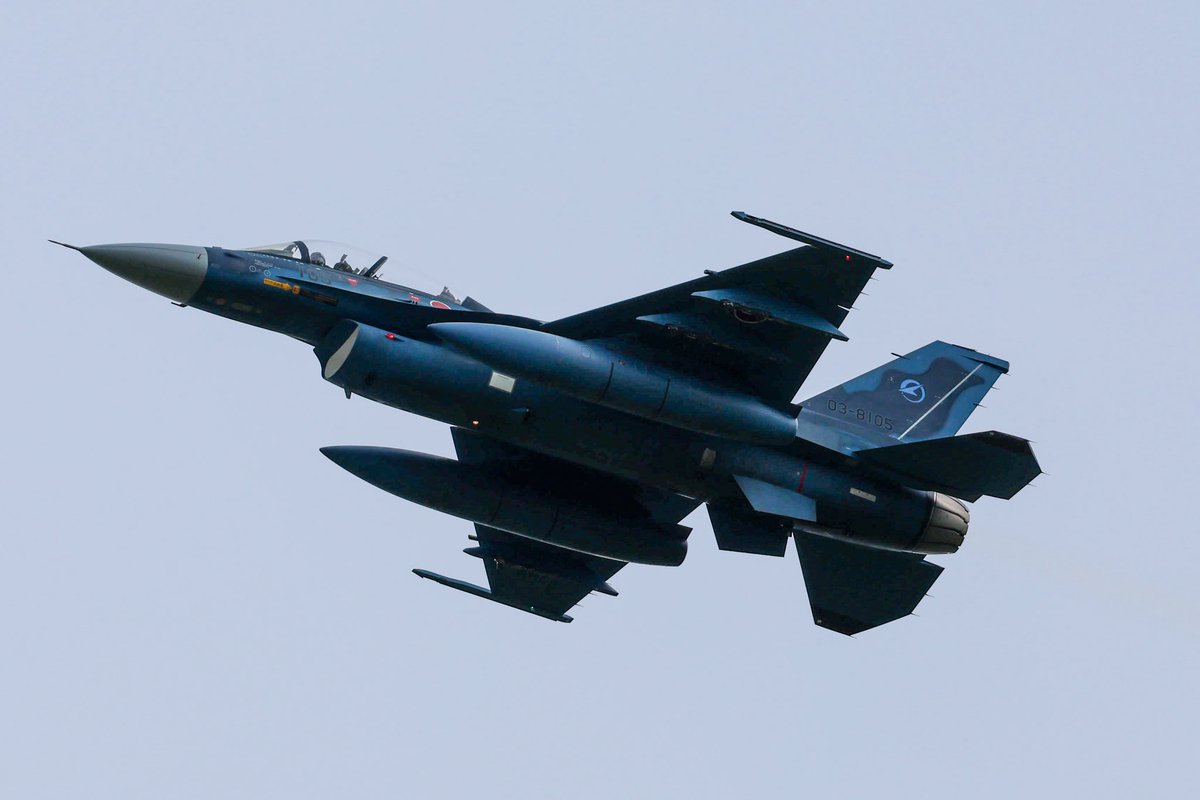 _sorakatu's tweet photo. 2025/05/25岐阜基地
静浜基地航空祭支援飛行
F-2B(105)
F-15J(941)3本タンク
まさかF-15(941)が岐阜に来て初フライトが静浜基地航空祭支援飛行とは…
#岐阜基地
#ADWT https://t.co/FXP8ktookG