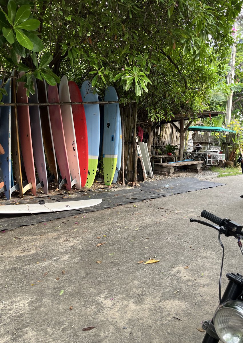 One last surf and then we go home 🌊