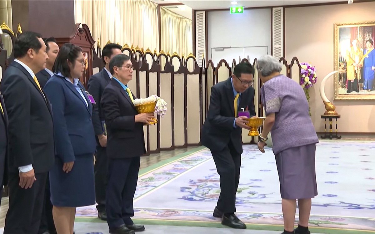 ✨👑💜วัน​เสาร์ที่​ ๒๔ พฤษภาคม ๒๕๖๘ เวลา ๑๔.๒๕ น. สมเด็จพระกนิษฐาธิราชเจ้า กรมสมเด็จพระเทพรัตนราชสุดา ฯ สยามบรมราชกุมารี เสด็จออก ณ วังสระปทุม พระราชทานพระราชวโรกาสให้ คณะ​บุค​ค​ลต่าง​ๆ​ เฝ้าทูลละอองพระบาท 
#เรารักสถาบันพระมหากษัตริย์