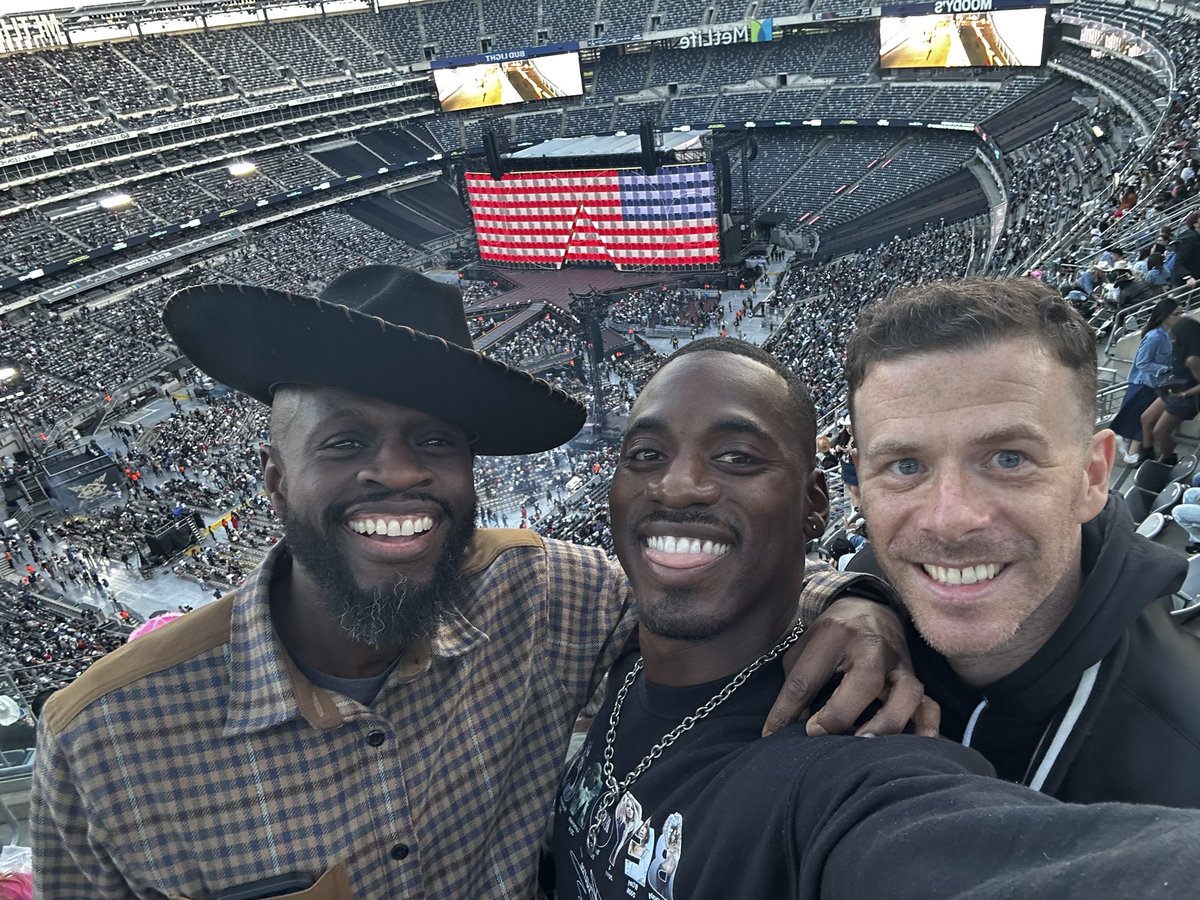 Texas hold em! #cowboycarter 🤠 <a href="/Beyonce/">BEYONCÉ</a>