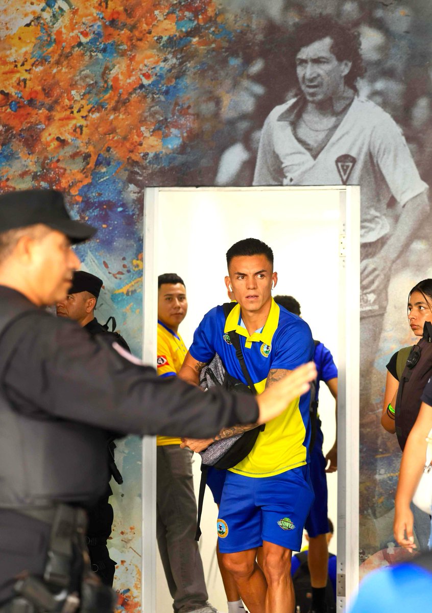 INDES El Salvador (@indeselsalvador) on Twitter photo #Fútbol ⚽| Los equipos de <a href="/AlianzaFC_sv/">Alianza Fútbol Club</a> y <a href="/CDMLimeno/">Club Deportivo Municipal Limeño</a> ya se encuentran en el Estadio Nacional Jorge “El Mágico” González.
#ConstruyendoElCamino #Fútbol ⚽| Los equipos de <a href="/AlianzaFC_sv/">Alianza Fútbol Club</a> y <a href="/CDMLimeno/">Club Deportivo Municipal Limeño</a> ya se encuentran en el Estadio Nacional Jorge “El Mágico” González.
#ConstruyendoElCamino