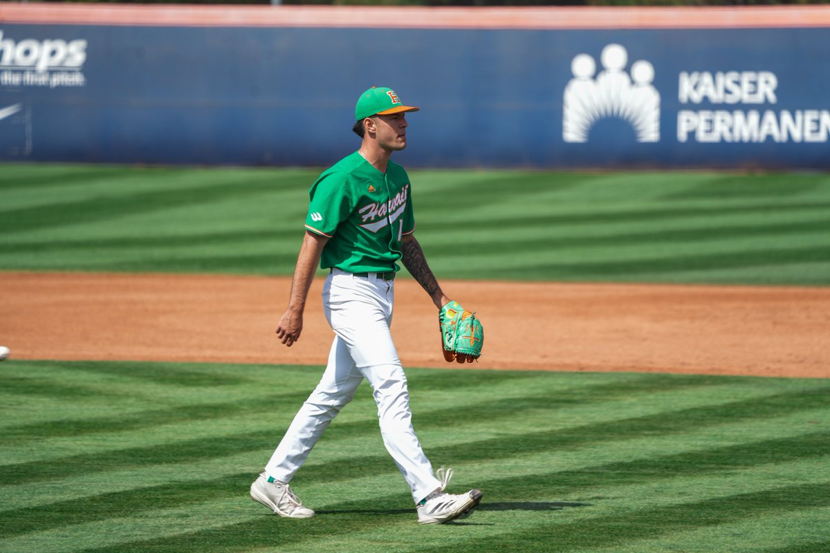 In front after three.

End 3 | ‘Bows 1, Mustangs 0. #GoBows