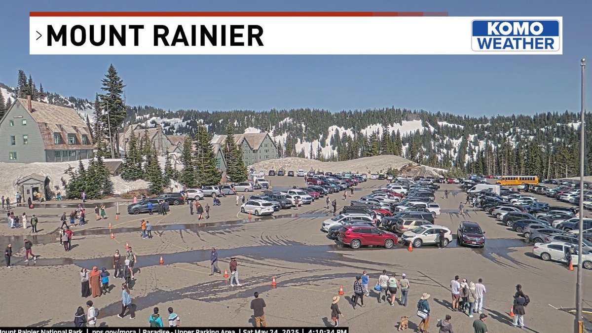 Yes, there are some people wearing shorts and t-shirts at Mount Rainier, Paradise elev. 5,400' today! #WAwx