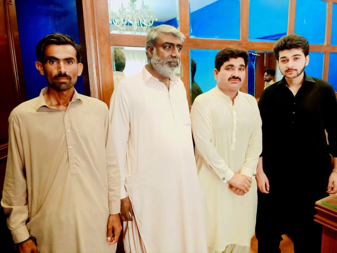 WalidadBpoto's tweet photo. Meet With Our Beloved Nephew Nawab Shahmeer Talpur Sahb ❤️ https://t.co/xcVUy9zarK