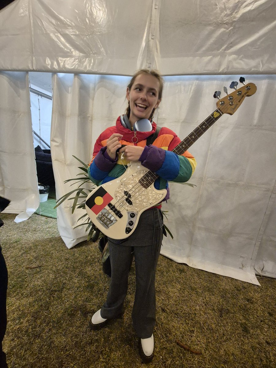 Au Purrr , #IStandWithUkraine tweet media