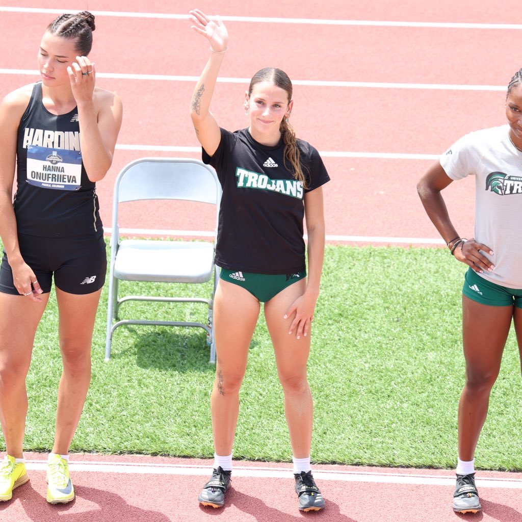 𝗦𝗲𝗰𝗼𝗻𝗱-𝗧𝗲𝗮𝗺 𝗔𝗹𝗹-𝗔𝗺𝗲𝗿𝗶𝗰𝗮𝗻 🇺🇸 

Senior Karla Hormazabal places 11th in the triple jump with a personal-best leap of 12.60 meters at the NCAA Division II National Championships!

<a href="/UMOXCTF/">UMO XCTF</a> 
<a href="/ConfCarolinas/">Conference Carolinas</a>