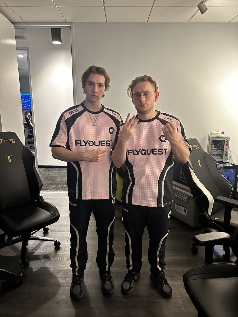 Easy 3-0 in pink jerseys as everyone expected 😎