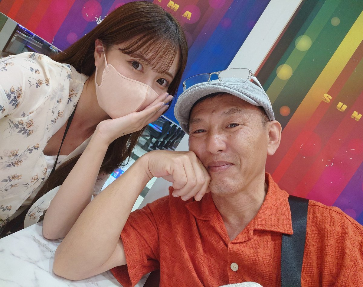 kazu35041's tweet photo. 5月24日 #SUN亀山店 舗様へ三重の華の魔法使い #gets_mana 🌺さん来店されましたので車点検後会いにGo🚗💨💨
mana🌺さん来店時はハナハナが盛り上がっていて今日も良き台座れない😱🥲
今日も沖ドキをチョイスして天井覚悟😱
負け😱3連でおわた😱
投資18k
回収13k
mana🌺さん対応ありがとうさん😆 https://t.co/LXmRXVvesR