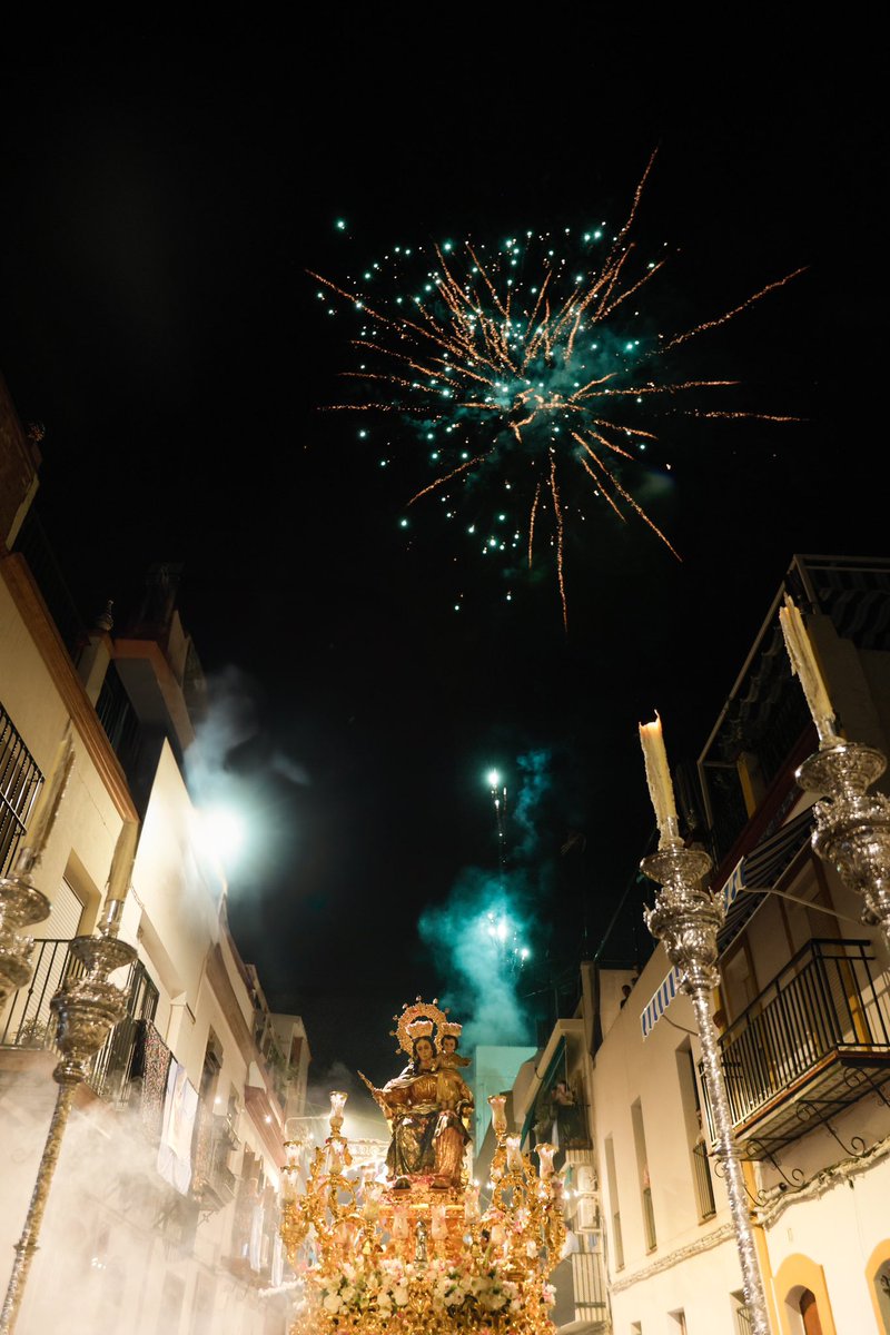 Otro año, María Auxiliadora por su barrio.
#asiestriana