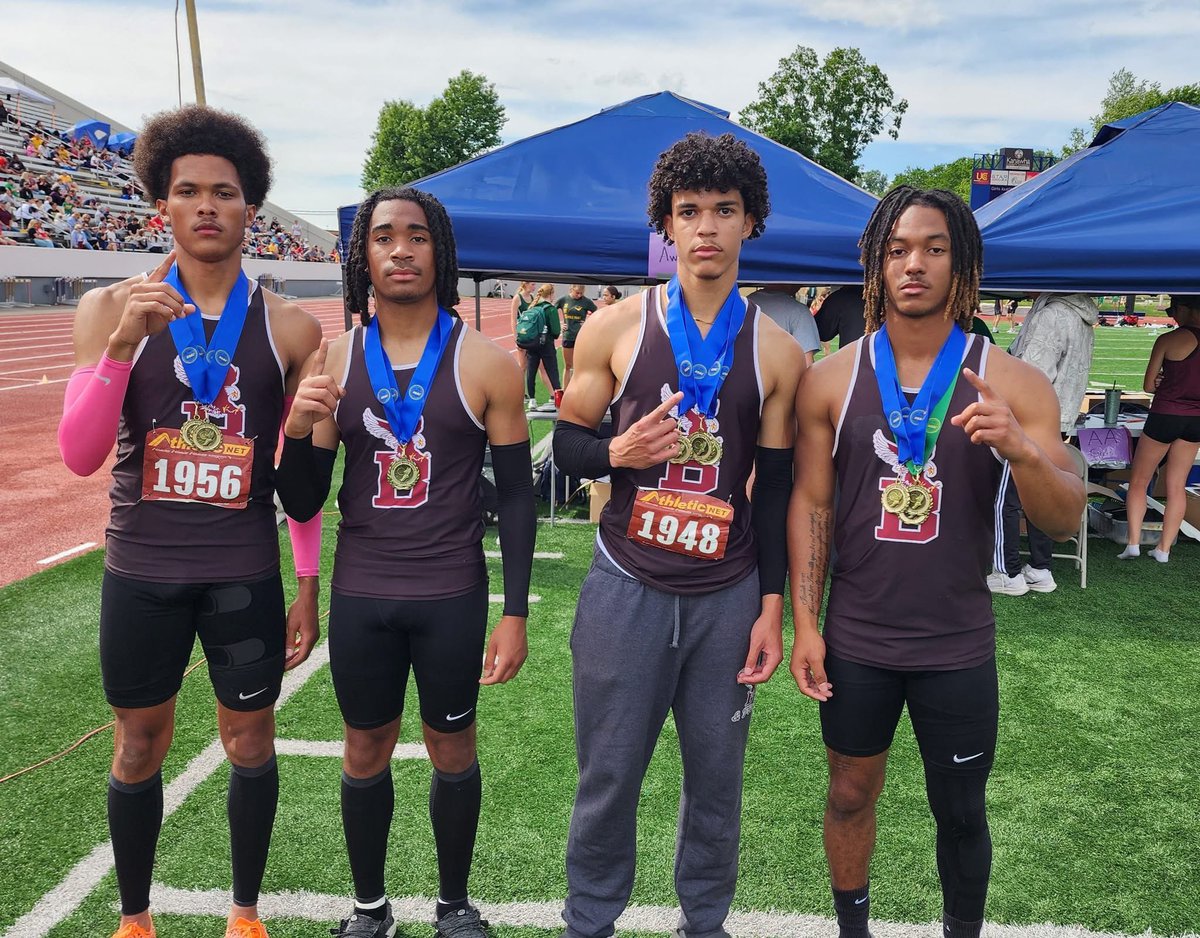 christian_steww's tweet photo. truly blessed to be a 2X STATE CHAMPION! made history today! https://t.co/jls8bwnXQ5
