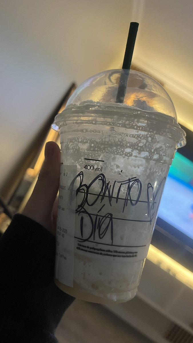 Regla, el cafe del starbucks no tiene caloriaa