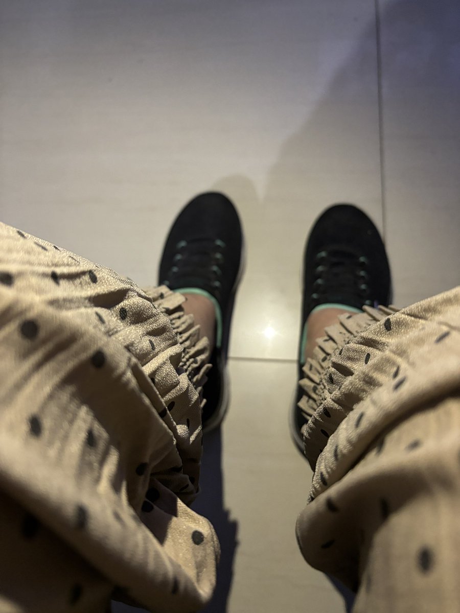 Estos zapatos han caminado mucho, pero este 25 de mayo tienen una misión más grande: caminar por Venezuela. Porque #VenezuelaEsLaRazón.

#Este25Mvoy