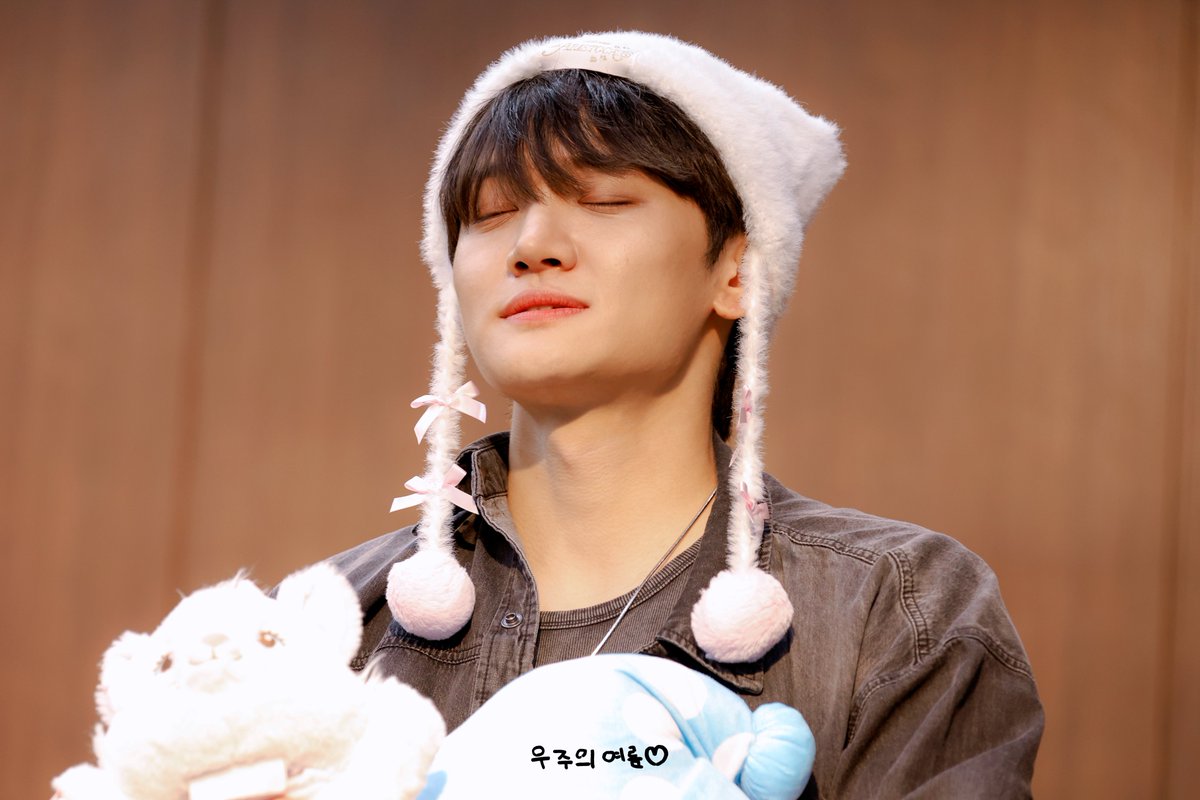 250525 디마뮤 팬싸인회

원상이 코코넨네😴

#LUCY #루시 #조원상