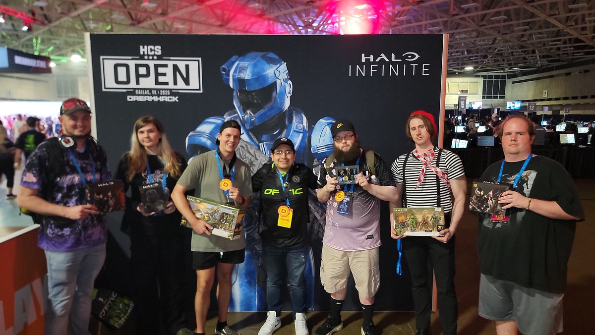 notfunkyyknuf's tweet photo. Halo 2 FFA Top 3 @ #DHDAL25 

1st - @JHalo929 
2nd - @WesleyBlalocK 
3rd - @D3adLie 

Congrats to the Spartans! https://t.co/Tw7bc9fa5X