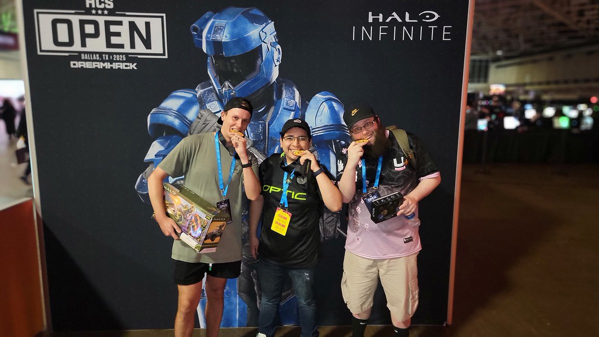 notfunkyyknuf's tweet photo. Halo 2 FFA Top 3 @ #DHDAL25 

1st - @JHalo929 
2nd - @WesleyBlalocK 
3rd - @D3adLie 

Congrats to the Spartans! https://t.co/Tw7bc9fa5X