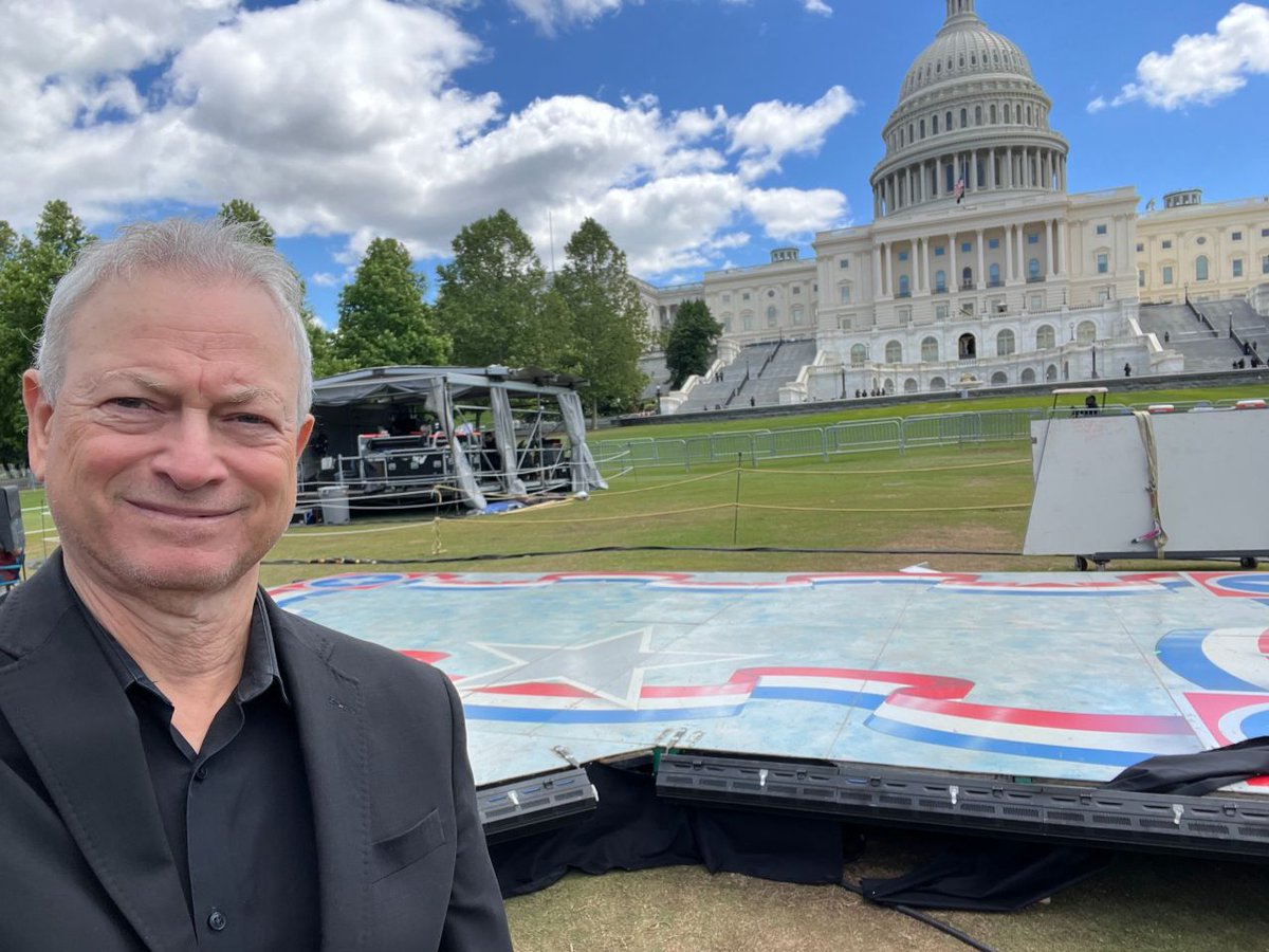 Gary Sinise (@garysinise) on Twitter photo Always an honor to host the annual <a href="/MemorialDayPBS/">National Memorial Day Concert</a> concert. As my first concert was in 2005, this year marks 20 years. As we prepare for Sunday nights event, weโre proud to stand together in remembrance of the brave men and women who gave their lives for our country. ๐บ๐ธ Tune in Always an honor to host the annual <a href="/MemorialDayPBS/">National Memorial Day Concert</a> concert. As my first concert was in 2005, this year marks 20 years. As we prepare for Sunday nights event, weโre proud to stand together in remembrance of the brave men and women who gave their lives for our country. ๐บ๐ธ Tune in