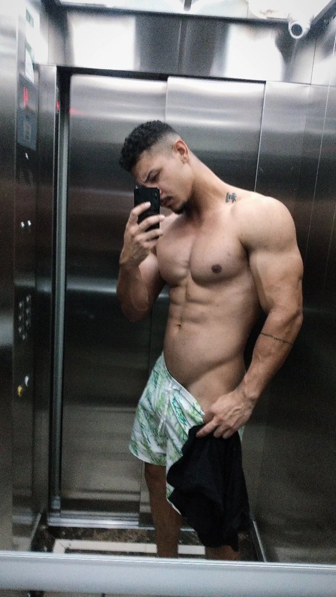 SamuelC12768's tweet photo. E tão bom quando vc cumpre as rotinas certinho!, treino, dieta e sono e ve que seu corpo está evoluindo a  cada dia❤️ https://t.co/kEoaMjzwoj