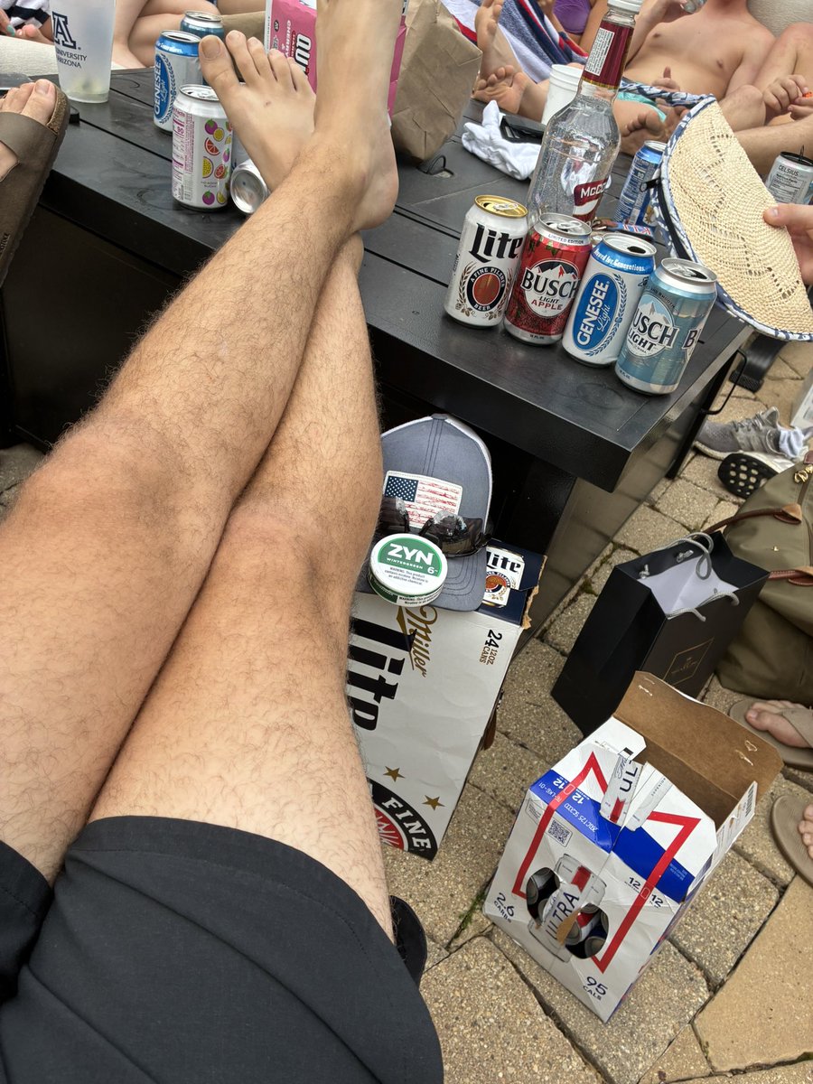 JLebowski_Dude's tweet photo. Just found out the ex Mrs got chlamydia. That settles it. It’s officially White Boy Summer. #WBS #lank https://t.co/fDmrcWyLxQ