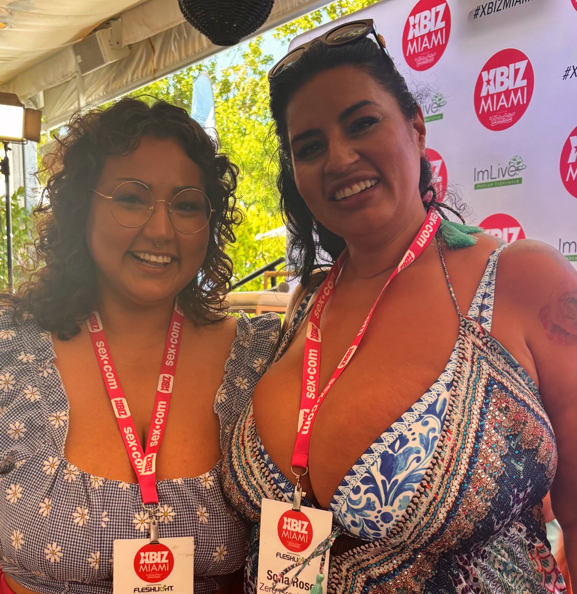 peachie garcia (@peachiegarcia69) on Twitter photo from fan to future peerβso honored to share space with the legend <a href="/BbwSofiaRose/">Sofia Rose</a>
thank you for paving the way π from fan to future peerβso honored to share space with the legend <a href="/BbwSofiaRose/">Sofia Rose</a>
thank you for paving the way π