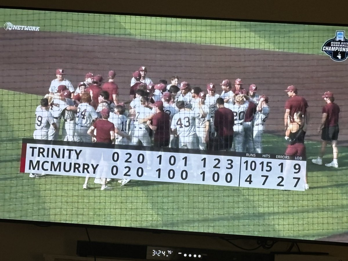 TingleJK's tweet photo. Headed to Eastlake!!! Vamos. @TrinityTigersB2 headed to the #D3Baseball CWS again. What a special class this group is. #TigerPride https://t.co/L0k3XD5cDH