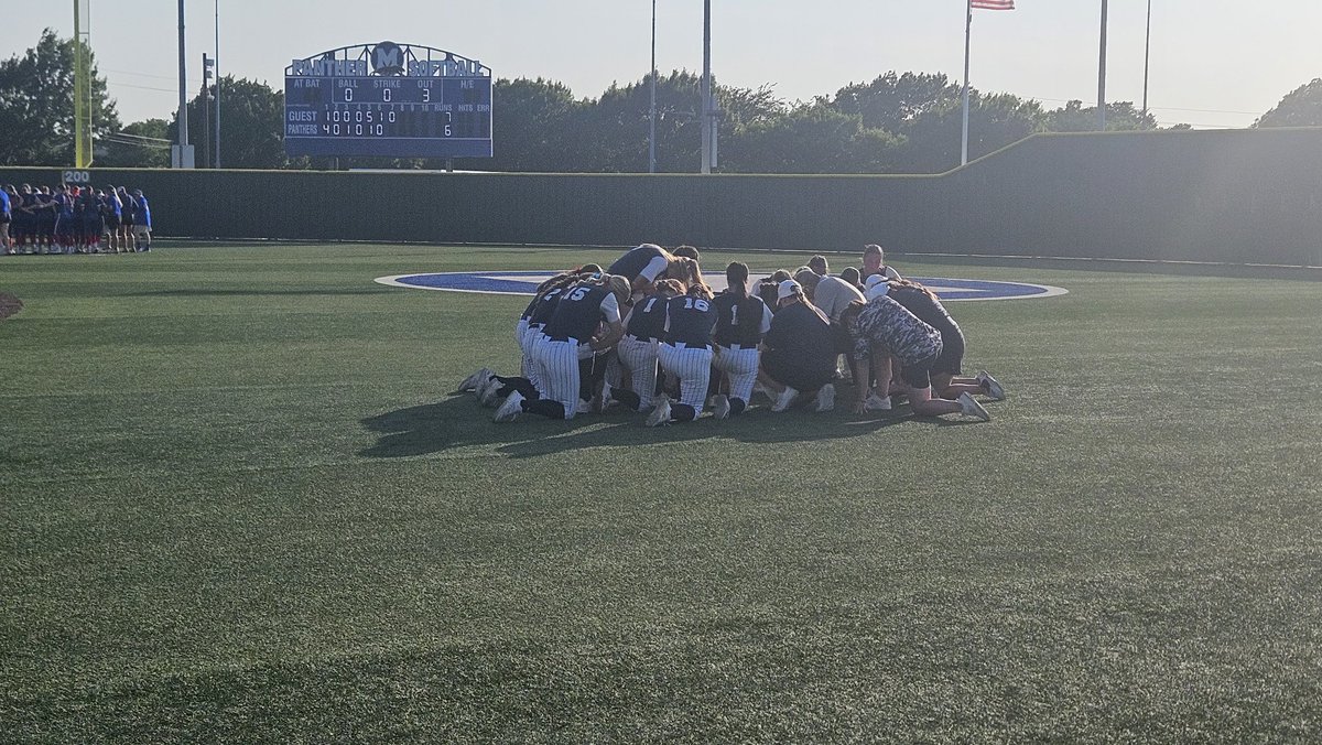 Chase Avants (@cavants_slm) on Twitter photo Final:
Midway 7
<a href="/FMSoftball/">FMHS Jaguar Softball</a> 6
Heartbreaking turn for the Lady Jags. 5-run fifth ends up being too much to overcome. Heck of a season, regular and post, for this group of girls. Fought to the bitter end! A class act from your state semifinalists. Final:
Midway 7
<a href="/FMSoftball/">FMHS Jaguar Softball</a> 6
Heartbreaking turn for the Lady Jags. 5-run fifth ends up being too much to overcome. Heck of a season, regular and post, for this group of girls. Fought to the bitter end! A class act from your state semifinalists.