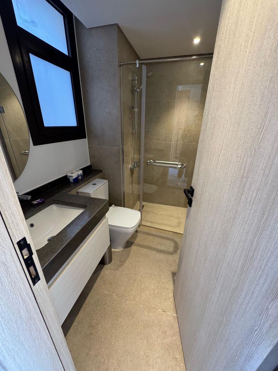 faresnashatt's tweet photo. One bed room LUXURY apartment in kamaran GONA https://t.co/DFBoCMsSPl