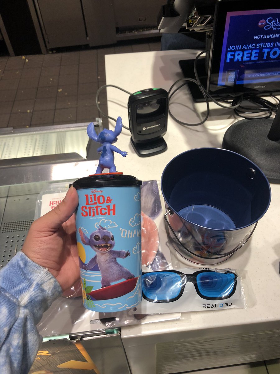 STITCH MERCH SECURED!!!!! I GOT THE ITEMS I WANTED💙🥰