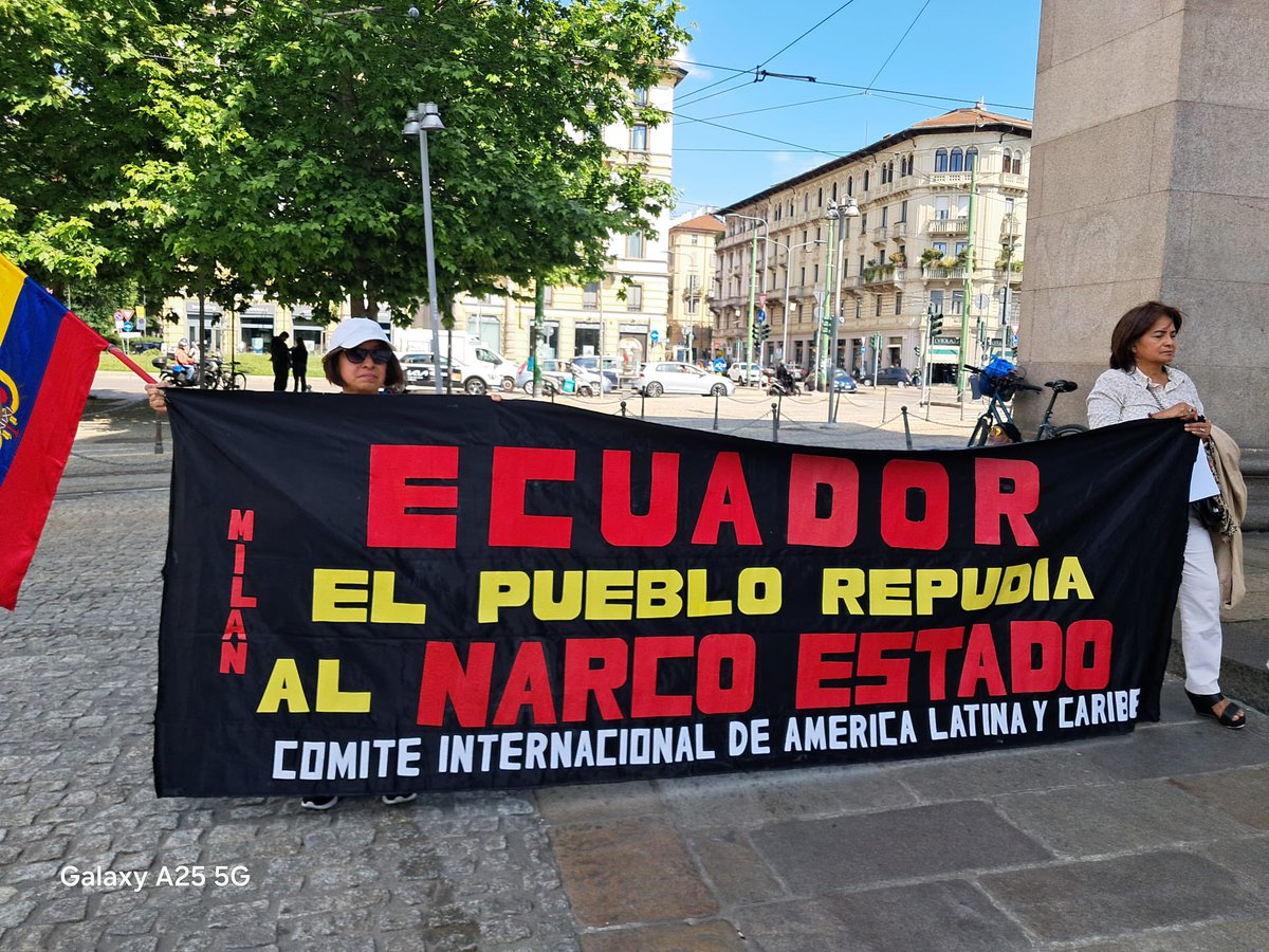 RC5 Europa, Asia y Oceanía - Oficial (@rc5europa) on Twitter photo 🇪🇺Desde cada rincón de #europa rechazamos la posesión ilegítima del presidente.
#NoboaEsFraude y el pueblo ecuatoriano 🇪🇨seguirá luchando y exigiendo democracia y transparencia.
#PresidenteIlegítimo
<a href="/MashiRafael/">Rafael Correa</a> <a href="/LuisaGonzalezEc/">Luisa González</a> 🇪🇺Desde cada rincón de #europa rechazamos la posesión ilegítima del presidente.
#NoboaEsFraude y el pueblo ecuatoriano 🇪🇨seguirá luchando y exigiendo democracia y transparencia.
#PresidenteIlegítimo
<a href="/MashiRafael/">Rafael Correa</a> <a href="/LuisaGonzalezEc/">Luisa González</a>