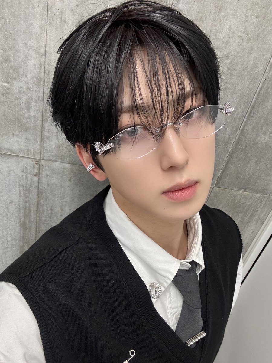 jikooscloud's tweet image. ૮ ˶ᵔ ᵕ ᵔ˶ ა🤍🖤 #LUNÉSelcaDay #LUNÉJidoriDay #FUMA #andTEAM_FUMA @andTEAM_members