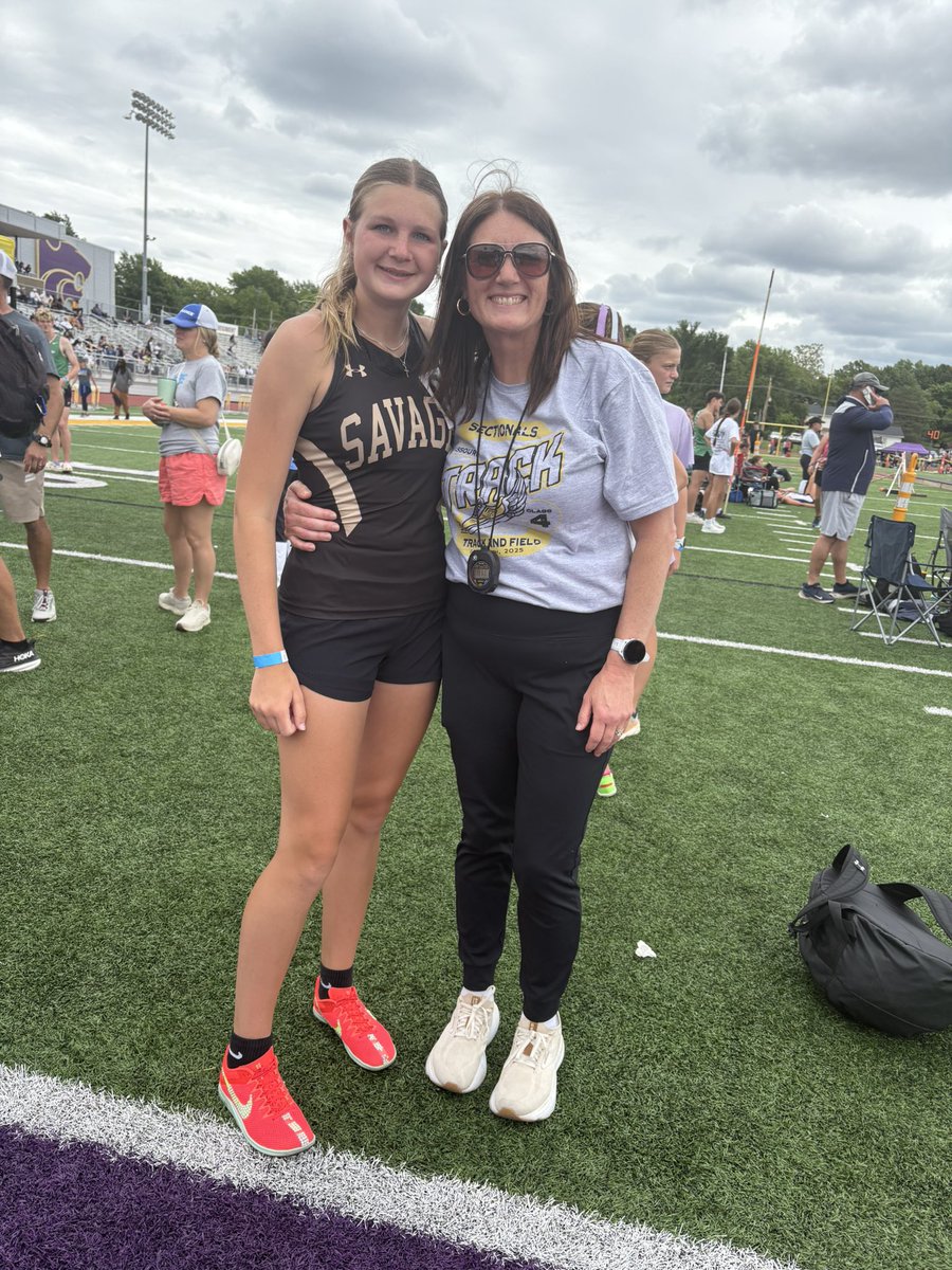 Freshman Raedyn Phillips PRs and finishes in top 4 and will advance to the State Meet in the 1600m with a time of 5:31.14! Special shout out to the best Distance Coach around Sara Schussler!