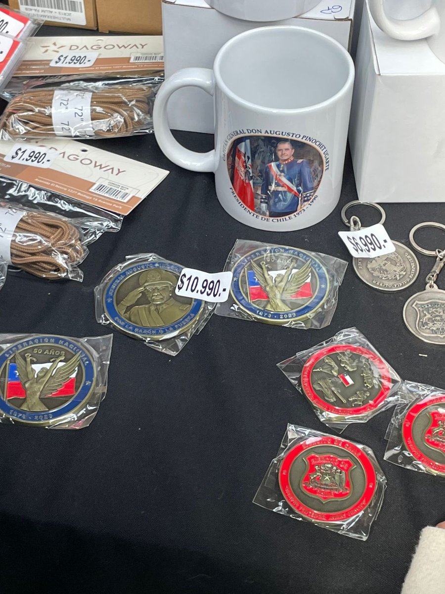 Matias Ramirez Pascal (@matiasramirezpa) on Twitter photo Es impresentable que hoy en el día del patrimonio al interior de la Escuela Militar vendan souvenir con la imagen del máximo criminal de nuestra historia reciente.
Oficiaré a <a href="/mindefchile/">Ministerio de Defensa Nacional</a> para que informe quien autorizó el ingreso de esta tienda y se inicien los sumarios Es impresentable que hoy en el día del patrimonio al interior de la Escuela Militar vendan souvenir con la imagen del máximo criminal de nuestra historia reciente.
Oficiaré a <a href="/mindefchile/">Ministerio de Defensa Nacional</a> para que informe quien autorizó el ingreso de esta tienda y se inicien los sumarios