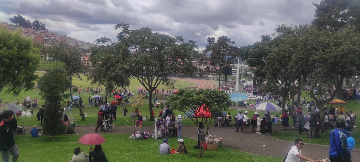 📍 Misa Campal en Honor a la Virgen del Cisne 🙏

Con gran devoción, más de 4.000 feligreses participaron en la misa campal realizada en el Templete de Miraflores 🕊️. El evento se desarrolló en un ambiente de orden y fe ✨🙌

<a href="/czamoramatute/">Cristian Zamora M</a> <a href="/MunicipioCuenca/">Municipio Cuenca</a>