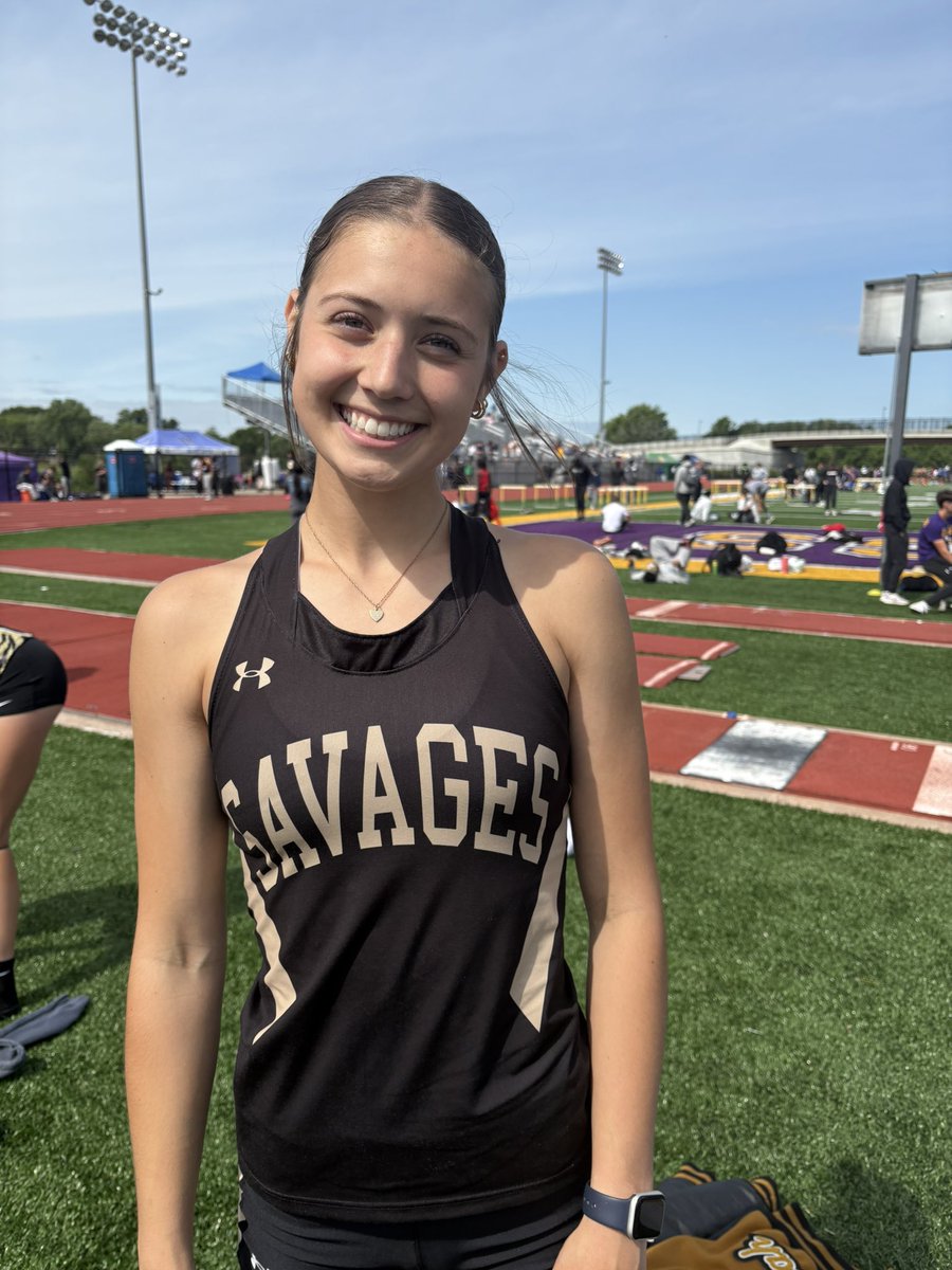 Kenna Reynolds punches her ticket to State in both the LJ 🥈 (5.13m) and HJ 🥉 (1.53m)!