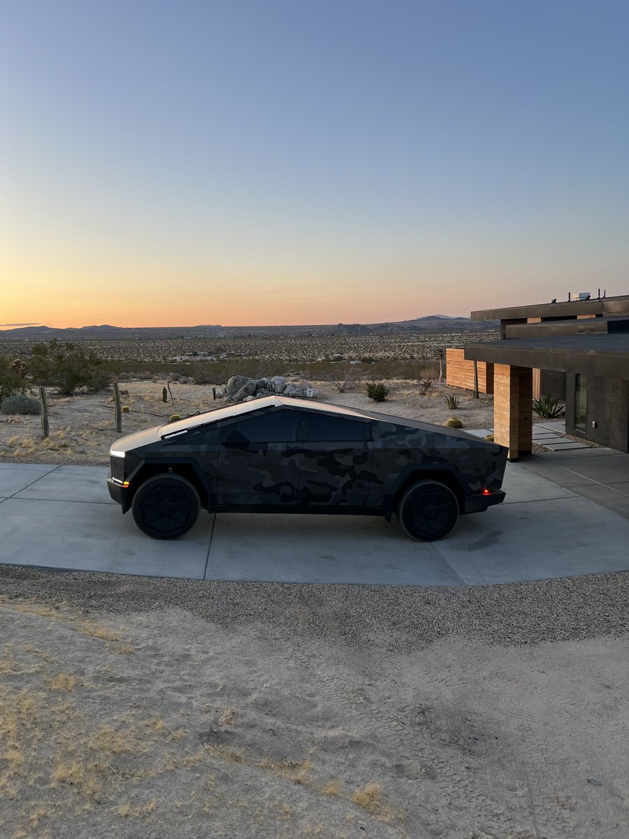 CyberBagChaser's tweet image. Blending in where no one’s watching. Desert stealth mode: activated. 🌵⚡️ #Cybertruck #DesertOps #CamoFlex