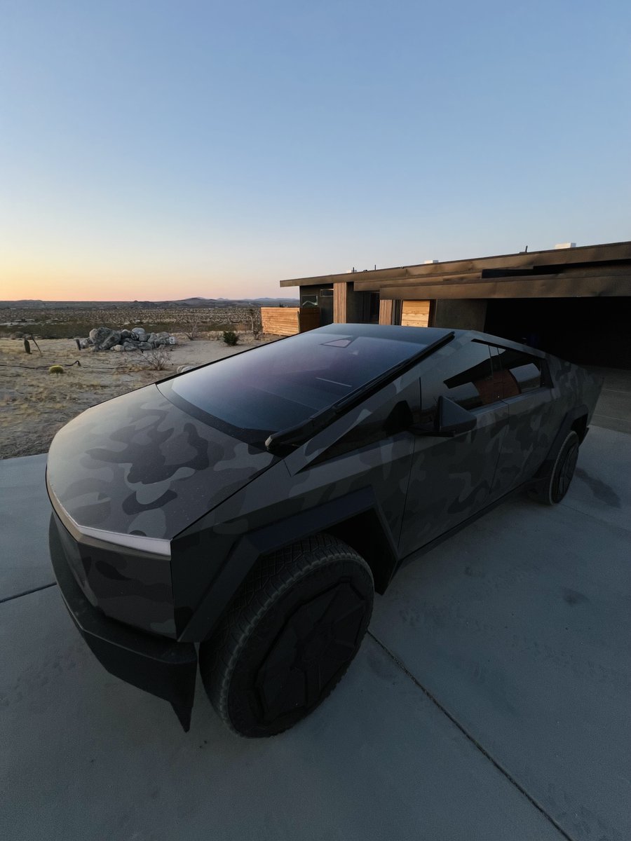 CyberBagChaser's tweet image. Blending in where no one’s watching. Desert stealth mode: activated. 🌵⚡️ #Cybertruck #DesertOps #CamoFlex