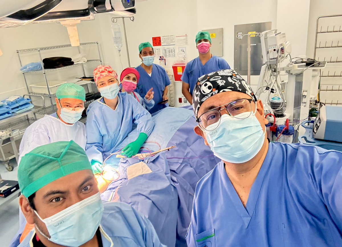 Doc_Moon's tweet image. Oncoteam. El terror de los tumores.  Hoy quitamos un Sarcoma de la pierna y salvamos una extremidad. #surgeonlife #Cancer #cancertreatment #cirujanos