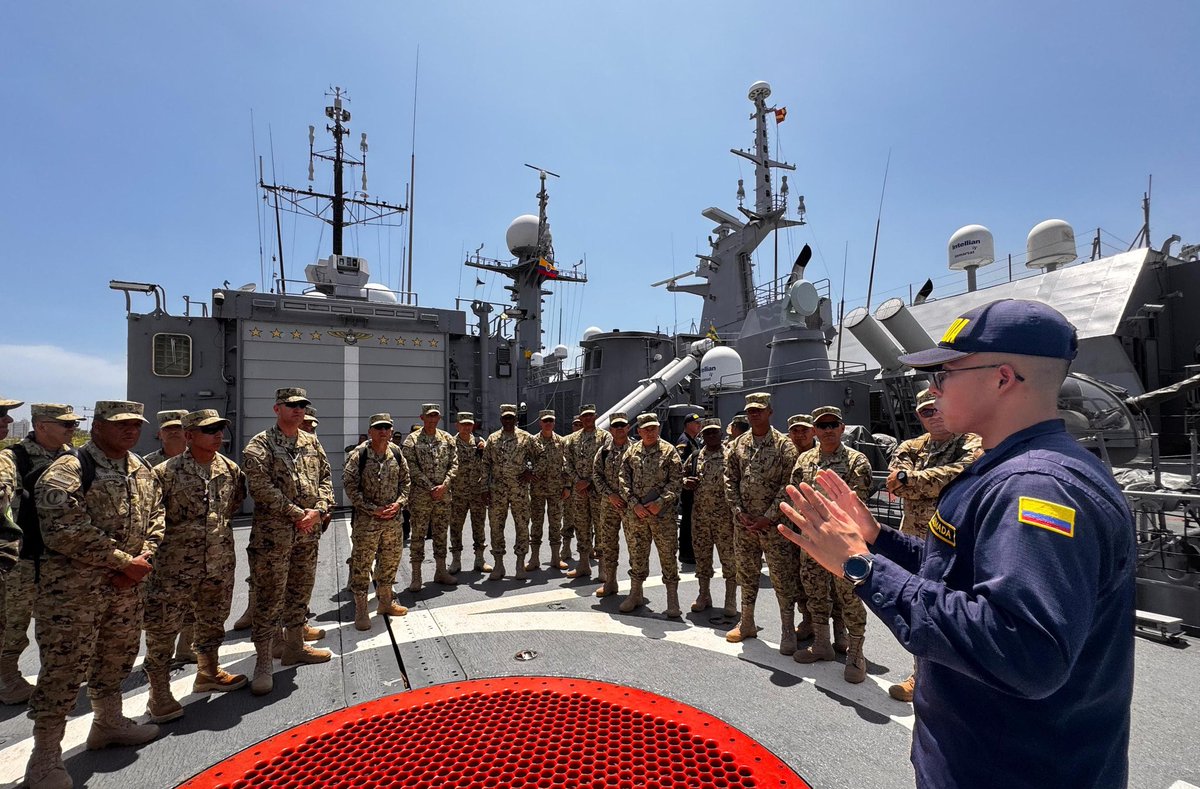 FNC_ArmadaCol's tweet photo. ⚓ #Destacado | En la Base Naval ARC “Bolívar” recibimos al personal del PISAJ N.º 20, con 32 Sargentos Mayores del Ejército Nacional y 1 de Brasil.
Una visita estratégica para fortalecer liderazgo, integración y visión conjunta.
#FuerzaNavalDelCaribe #ColombiaOpera #PISAJ https://t.co/x6Ht8o3SeR