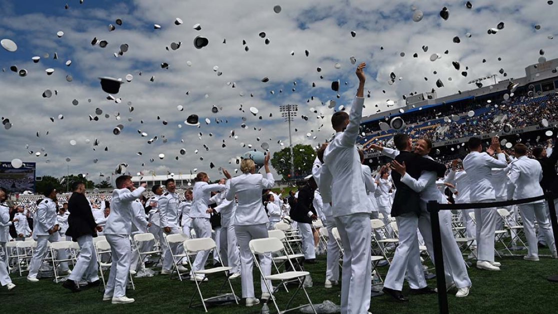 sknj86's tweet photo. Congrats to my niece Lilliana. So proud of you and all that’s to come! @GemmaLilliana @USNavy @JDVance https://t.co/UL9Z3IN1QA