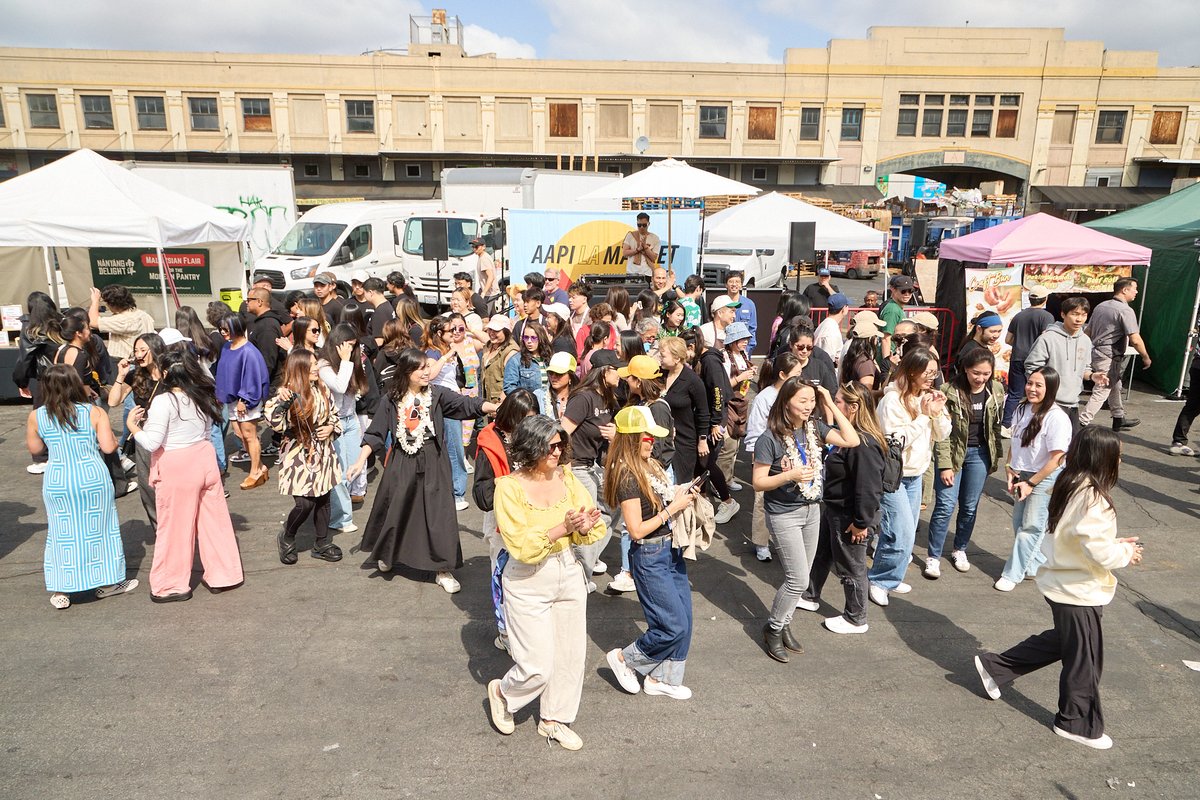 County2Work's tweet photo. #TeamDEO showed up to support Asian American and Pacific Islander (AAPI)-owned small businesses at this year’s @aapi_la Market at @smorgasburgla! 🙌 

Explore history, stories, and resources curated by our partners at @LACountyLibrary: https://t.co/E5o5DkpQou. https://t.co/HAcBEwx6M2