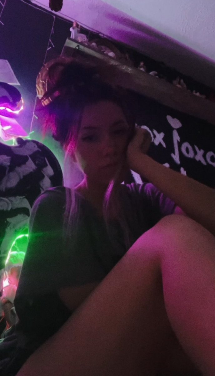 SupremeLilith's tweet photo. 🖤 https://t.co/zIc9jJX5K2